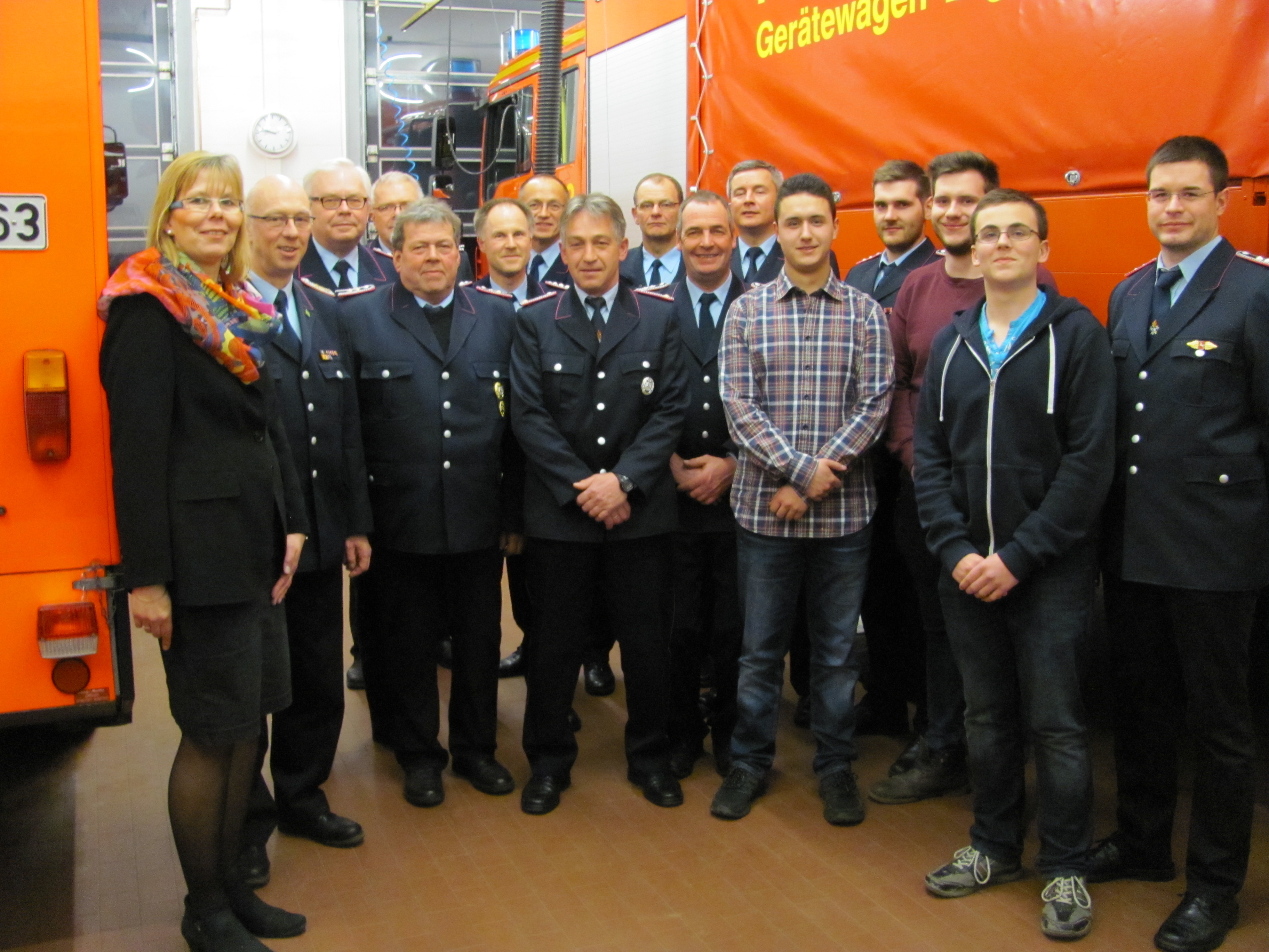 Ausbildungszüge werden für den Einsatz beim VU vorbereitet  Feuerwehr  Römstedt – traditionell. engagiert. freiwillig. brandheiß.