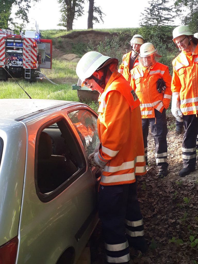 Ausbildungszüge werden für den Einsatz beim VU vorbereitet